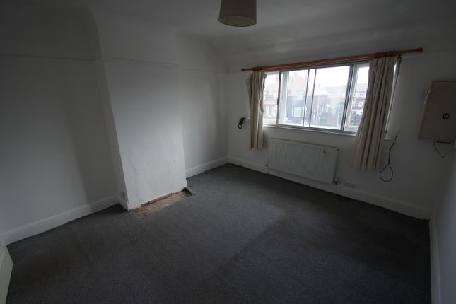 Overpool Road, Ellesmere Port photo 3