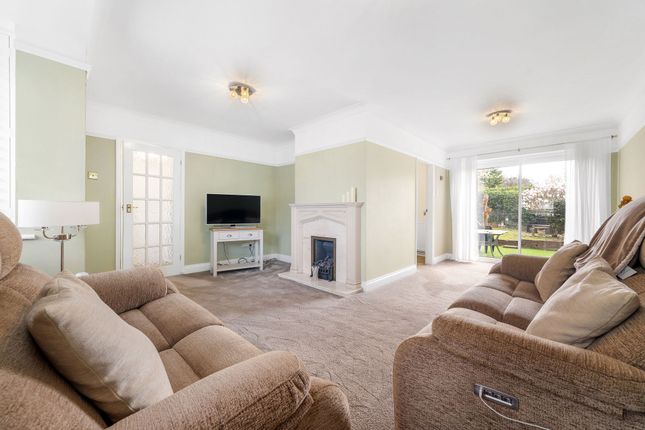 4 Crown Close, Orpington photo 3