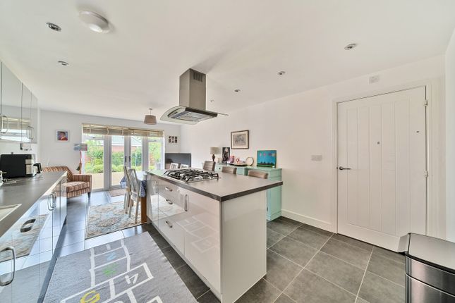 47, Trinity Circle, Buckinghamshire photo 3
