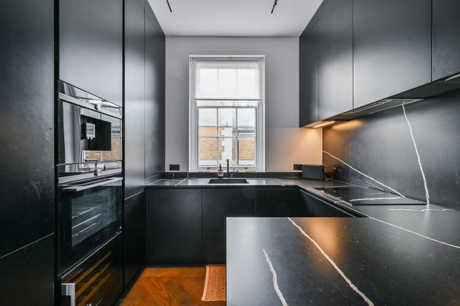 Flat for sale in York Street, Marylebone, London