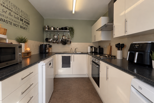 Flat 18, Lee-on-the-Solent photo 2
