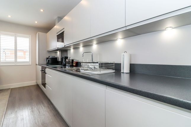 Flat 11, Verulam Court, Watford photo 4