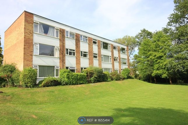 Thumbnail Flat to rent in Claremont Avenue, Surrey
