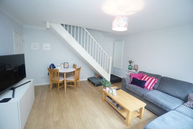 17 Greenacres Green Hill, High Wycombe photo 3