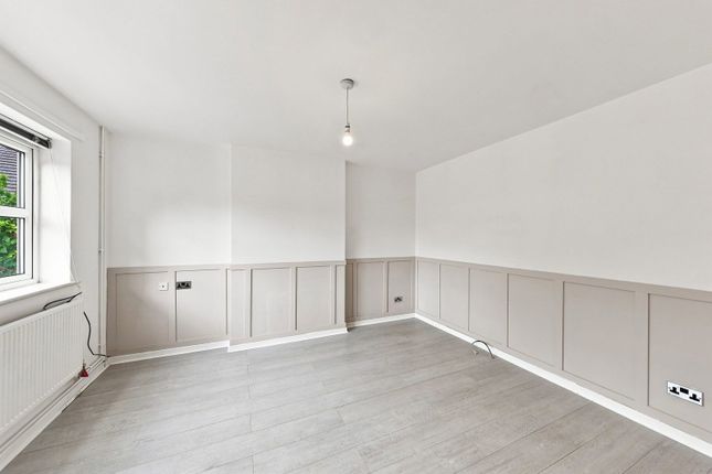 32, Scout Drive, Manchester photo 2