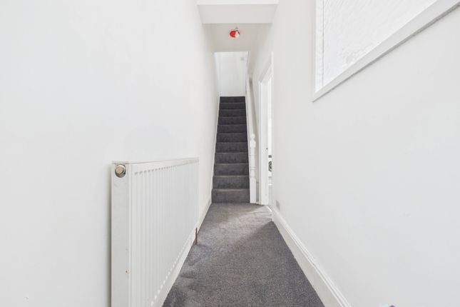 29 Carrington Street, HULL photo 3