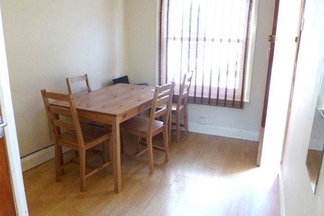 Cottage to rent in Off High Road, Willesden Green, London