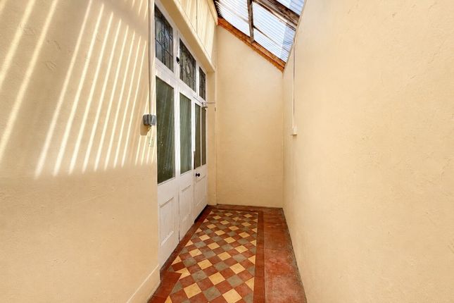 15 Buttgarden Street, Bideford photo 5