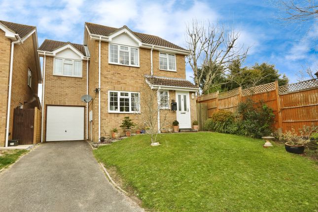 Thumbnail Detached house for sale in Gullycroft Mead, Hedge End, Southampton