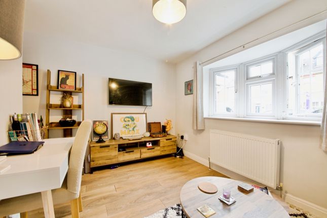 Flat 1/Forest Court, 157 Forest Road, Loughton photo 4