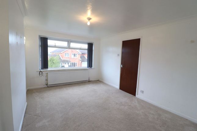 4 Petrel Close, Blackburn photo 4