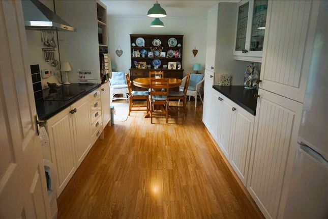 123, Carmarthen Road, CROSS HANDS, Llanelli photo 5