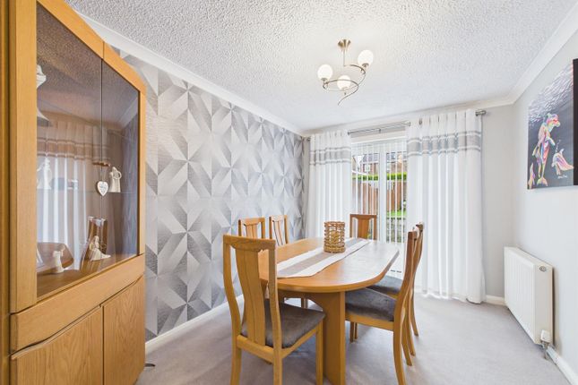 48, Allan Avenue, Carluke photo 4