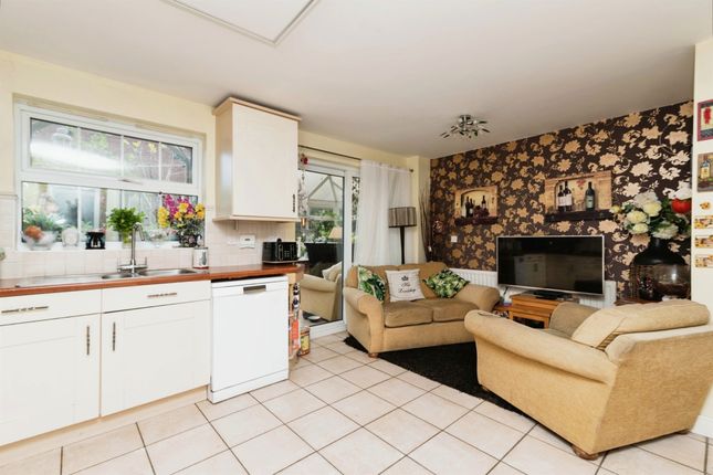 Town house for sale in Cambrian Grove, Marshfield, Cardiff