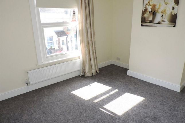 33, Howard Road, Dartford photo 4