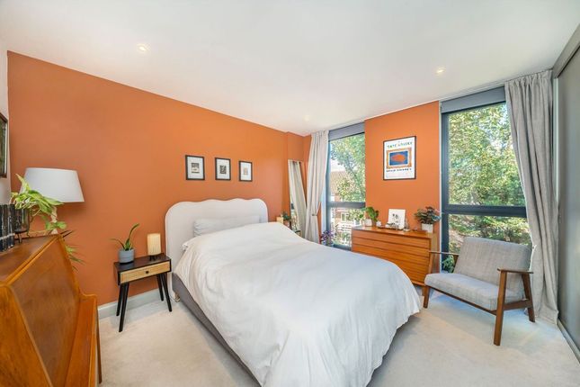 Flat 8, 6, Indigo Square, Surbiton photo 4