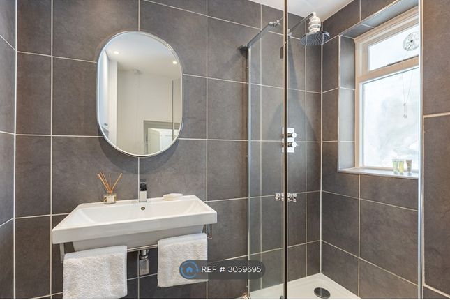 Flat, Princess Road, London photo 2
