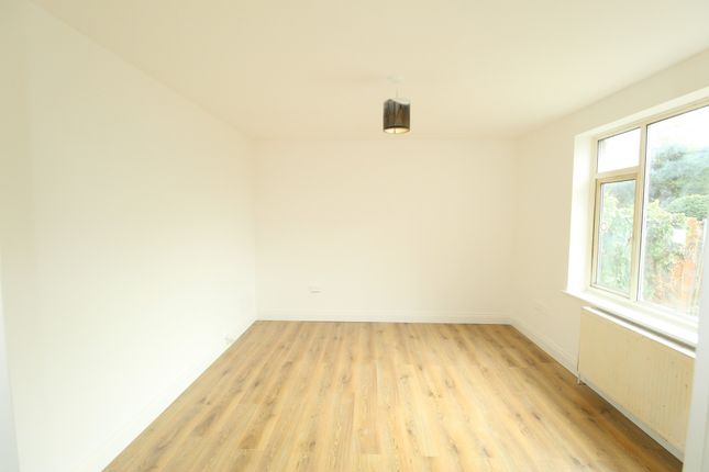 2, Farmway, Dagenham photo 3