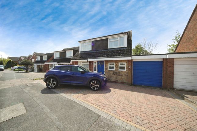 Detached house for sale in Hazelwood Close, Luton