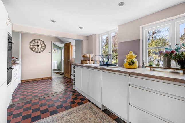 28, St Albans Road, Codicote photo 4
