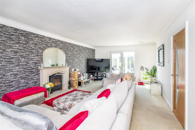 2, Elmwood Chase, Leeds photo 2
