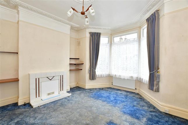 Thumbnail Flat for sale in Harpenden Road, London