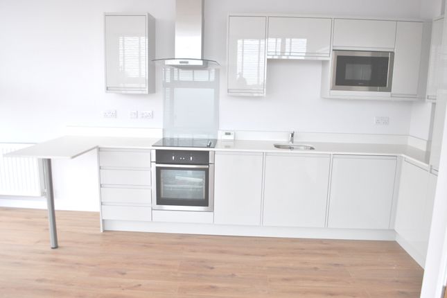 Flat to rent in Albany Gate, Darkes Lane, Potters Bar