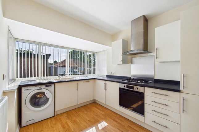30, Kennerleigh Walk, Leeds photo 2