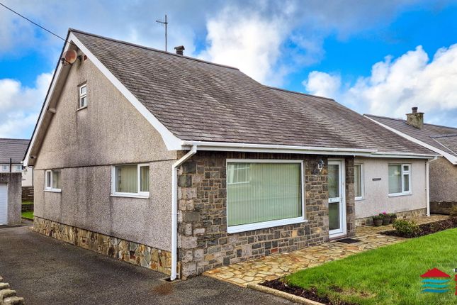 3-bed bungalow on Garreg Lwyd, Lon Tyn Y Mur, Pwllheli, £335,000