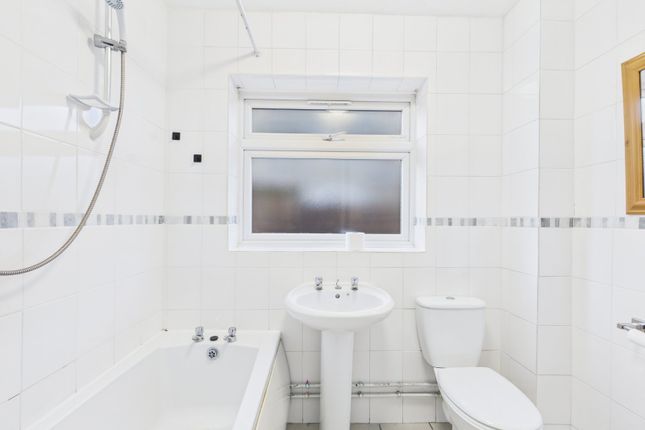 19, Wolsey Road, Surrey photo 4