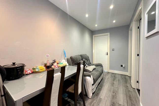 207b, Mile End Road, London photo 5