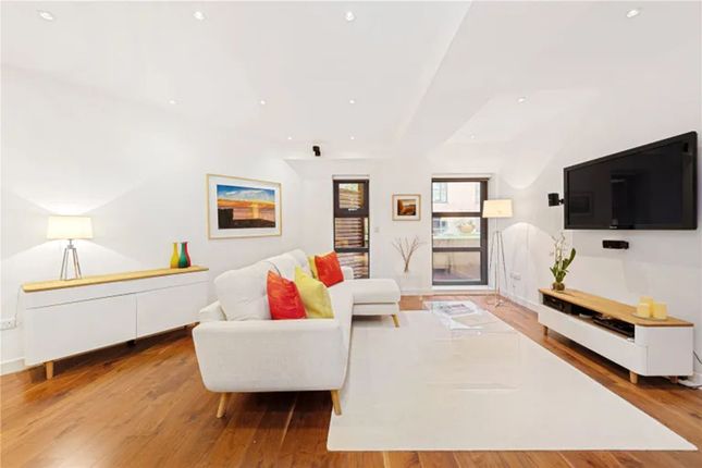 Flat 4, 30 Blandford Street, London photo 3
