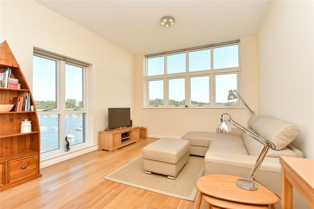 Dunlin Drive St. Mary's Island, Chatham photo 2
