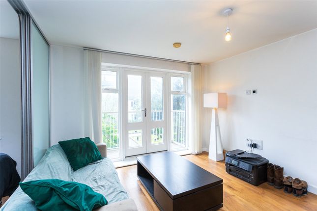 19 Denham House, 17, Park Lodge Avenue, West Drayton photo 3