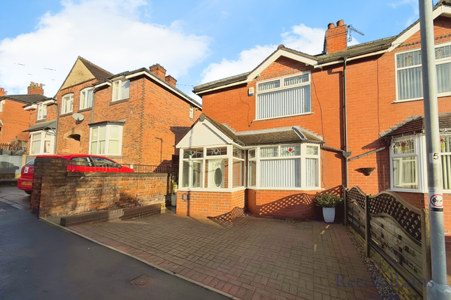 2-bed semi-detached on Chamberlain Avenue, Staffordshire, £925/mo