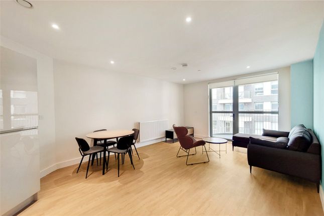 Flat 14, Hopton House,, 23 Green Street, London photo 2