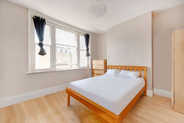 Flat A, 114, Stoke Newington High Street, London photo 5