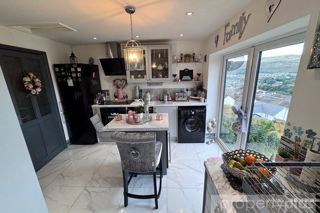 25, Troedyrhiw Road, Rhondda Cynon Taff photo 4