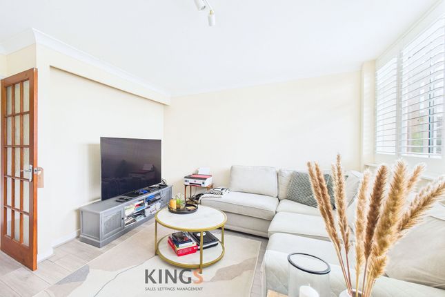 14 Thrush Avenue, Hatfield photo 2