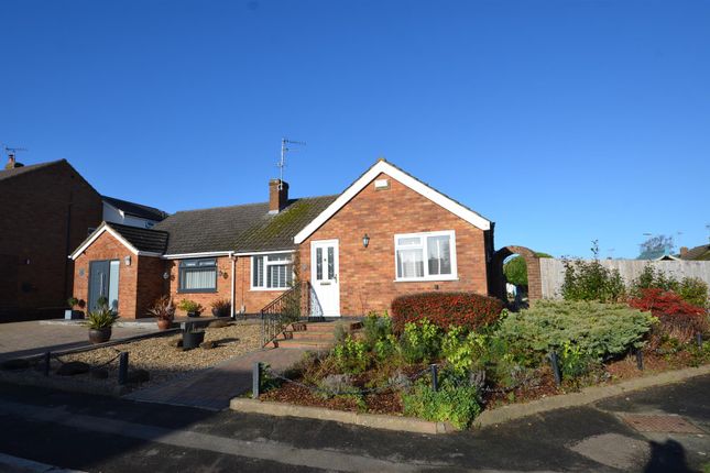 Bungalow for sale in Mill View Road, Tring