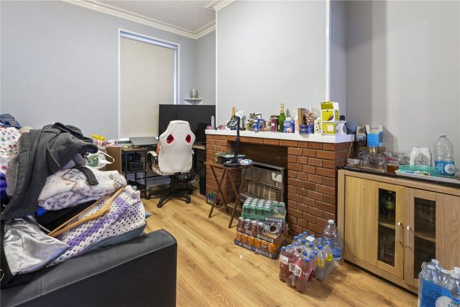 83, Legsby Avenue, N E Lincs photo 4