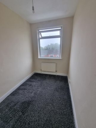 104, Victoria Street, Chadderton photo 5