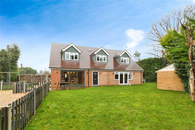15, Clappsgate Road, Tadley photo 2