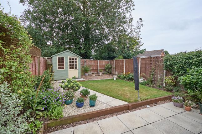 32, Sycamore Close, Burbage photo 2