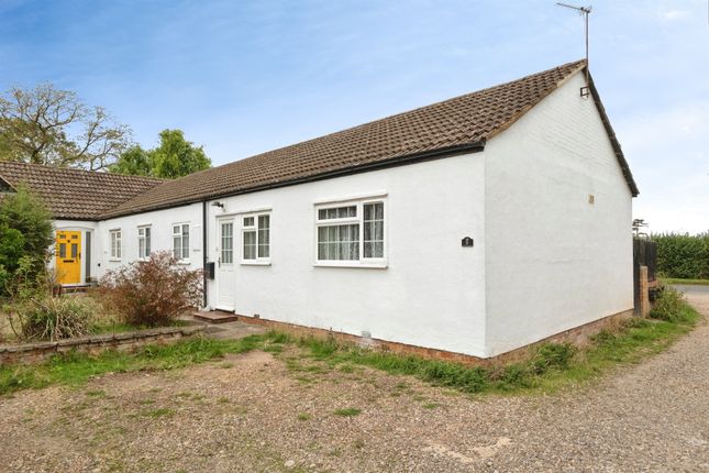 2-bed bungalow on 5, Manor Court, Bicester Road, Buckingham, £290,000