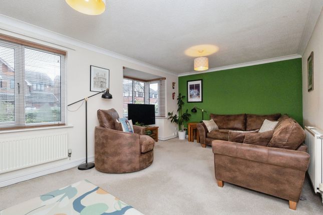 37, Waterloo Gardens, Greater Manchester photo 2