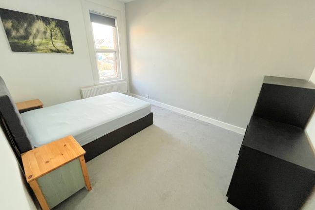 55, flat 4, Finchley Road, Westcliff-on-Sea photo 2