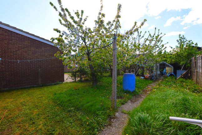 End terrace house for sale in The Frithe, Slough