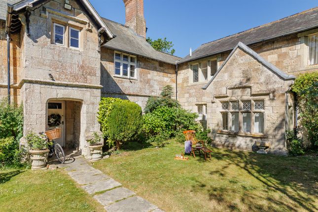 Debourne Manor, 8 Debourne Manor Drive, Cowes photo 3