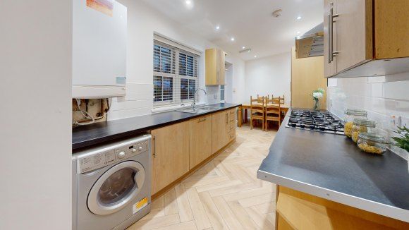 Q2Ftwtqxxk3-Kitchen